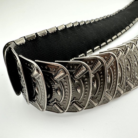 Vintage 70\'s 80\'s Silver Tone Metal Stretch Embossed Belt Elastic Western 35\